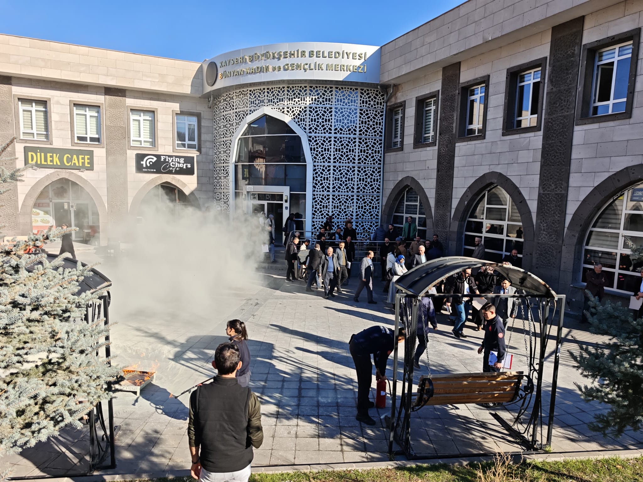 BÜYÜKŞEHİR’DEN BÜNYAN VE FELAHİYE’DE AFET FARKINDALIK VE YANGIN SÖNDÜRME EĞİTİMİ