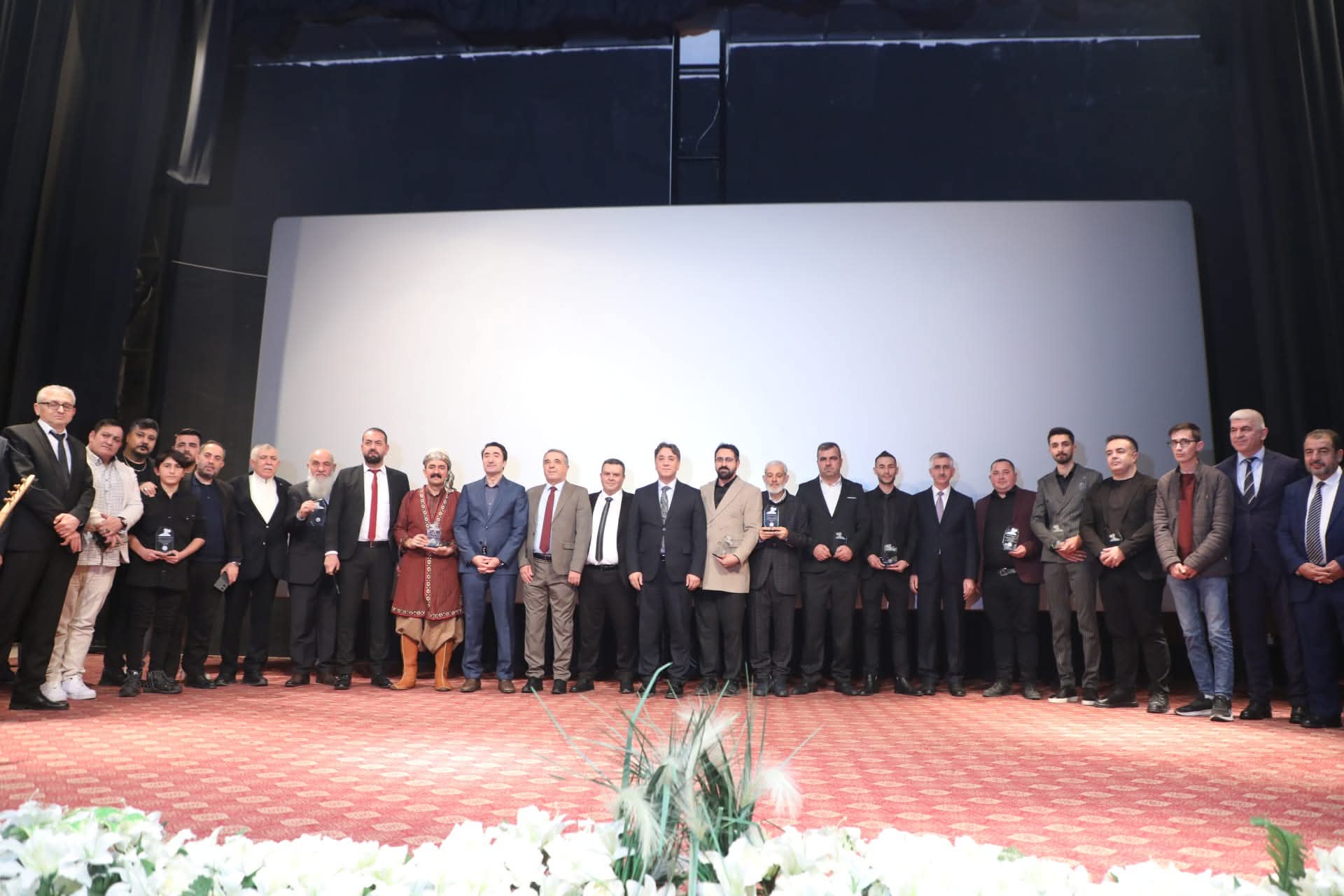 Evereğin Velisi: Seyrani” Filminin Galası, Mustafa Aksu Kültür Merkezi’nde yoğun katılımla gerçekleştirildi!