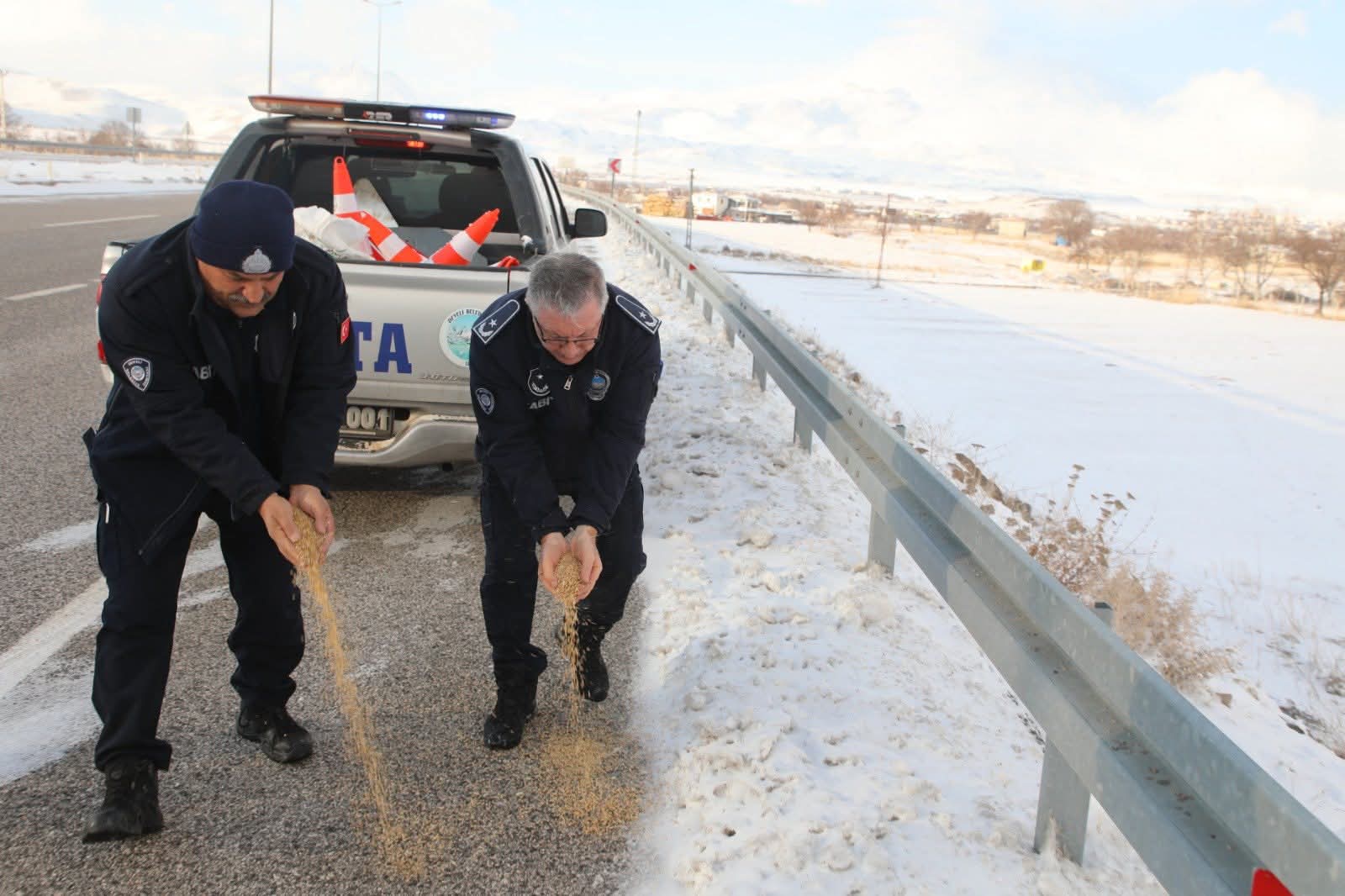 Yoğun Kışta Can Dostlara Destek