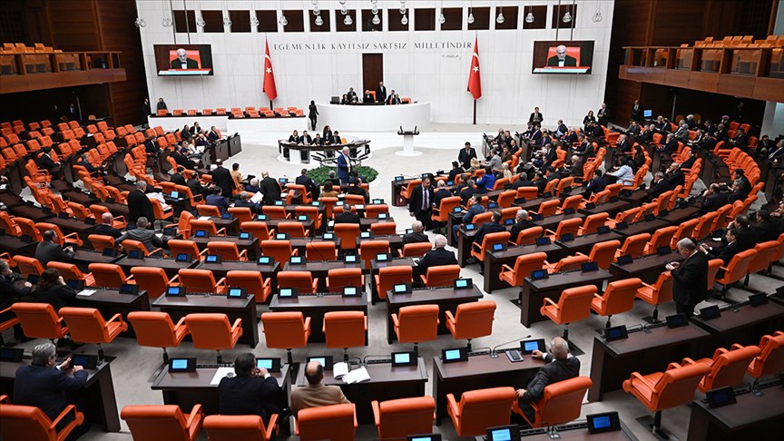 Karayolları Trafik Kanunu'nda Değişiklik Yapılmasına Dair Kanun Teklifi'nin 6 maddesi daha kabul edildi.