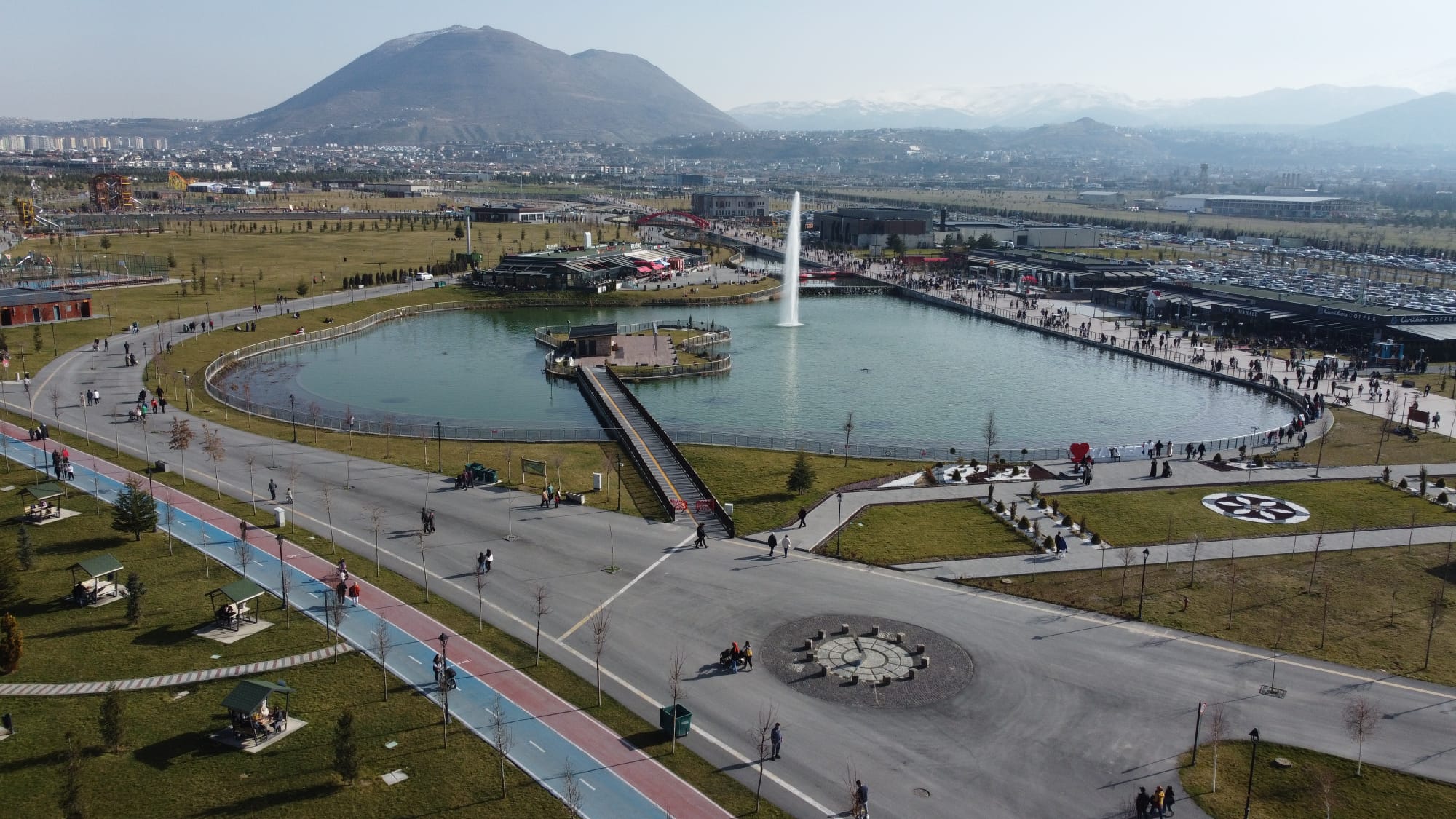 BÜYÜKŞEHİR’İN VİZYON PROJESİ MİLLET BAHÇESİ, KAYSERİLİLERİN BULUŞMA NOKTASI OLDU