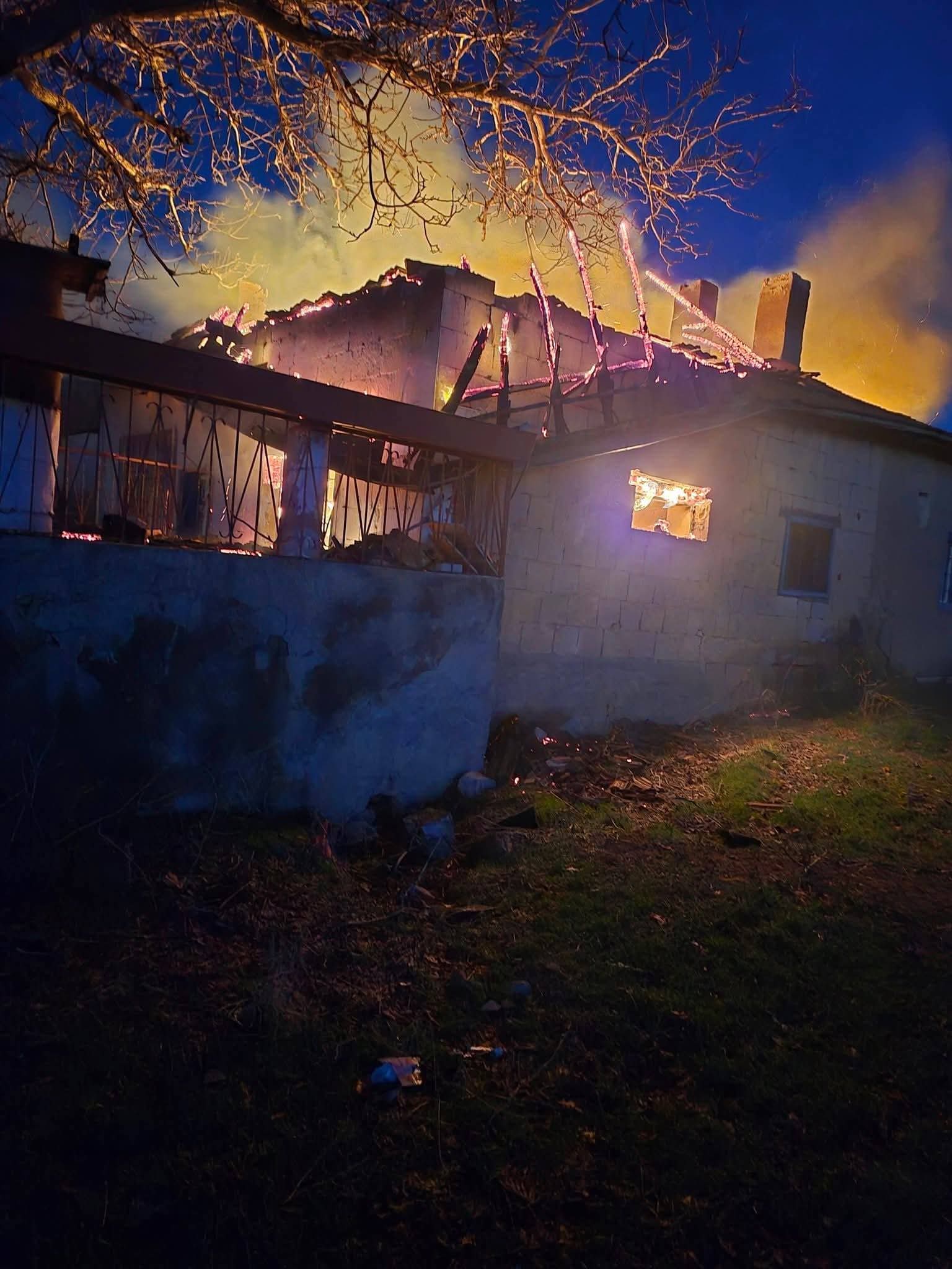 Felahiye’de evi yanan aile için yardım kampanyası başlatıldı