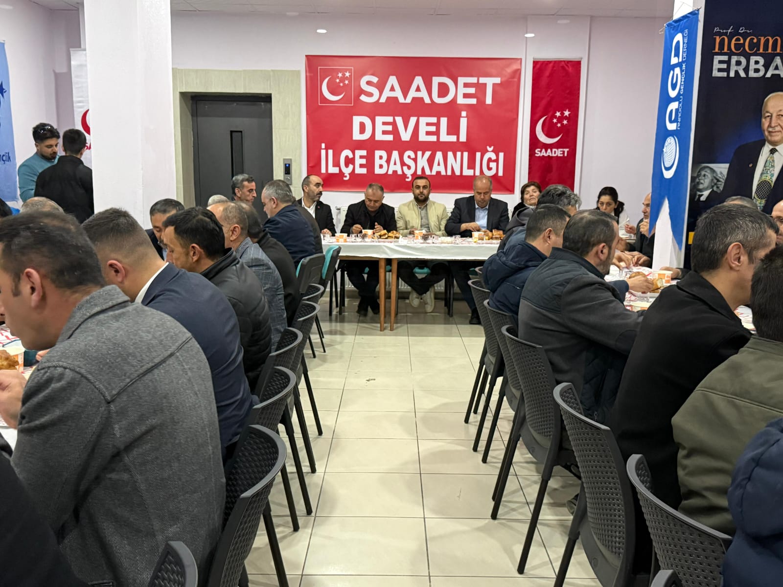 DEVELİDE SAADET PARTİSİNDEN İFTAR PROĞRAMI