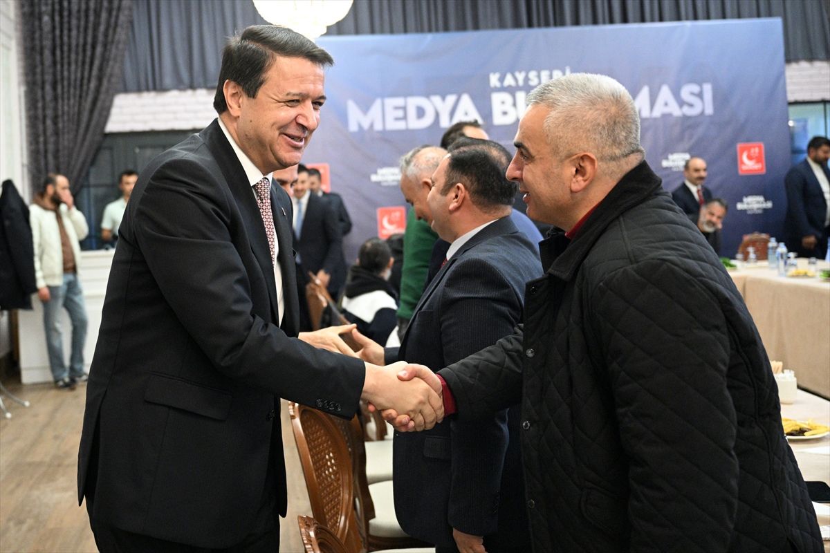 Saadet Partisi Genel Başkanı Mahmut Arıkan, 