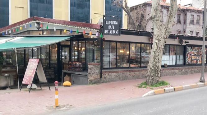 DEVELİDEN İSTANBULA GİDEN GENÇLERİN İLK DURAKLARI,KADIRGA GAVESİ(CAFE) VE GEDİKPAŞA KUNDURACILARI KASIMPAŞA AYNALI ÇEŞME