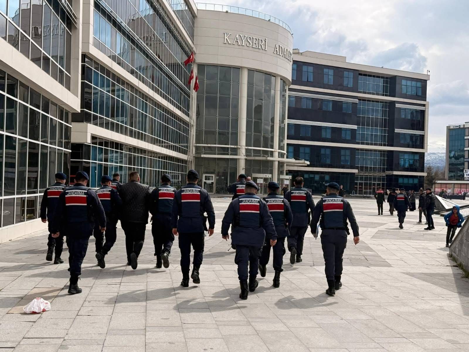 Bayramın ilk günü eşini tabancayla öldüren şüpheli tutuklandı